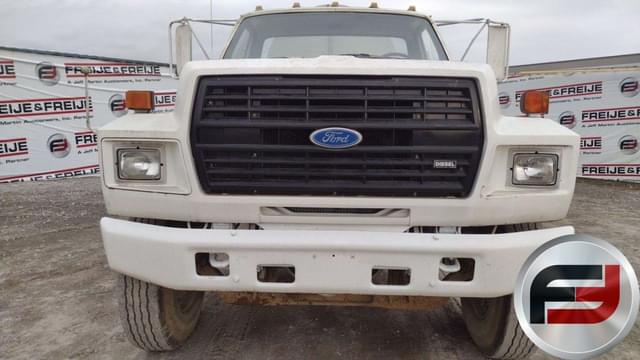 Image of Ford F-800 equipment image 1