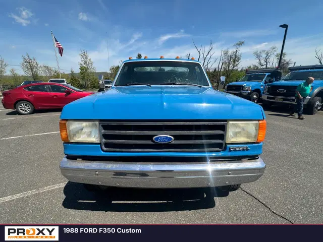 Image of Ford F-350 equipment image 3