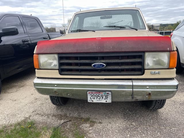 Image of Ford F-350 equipment image 1
