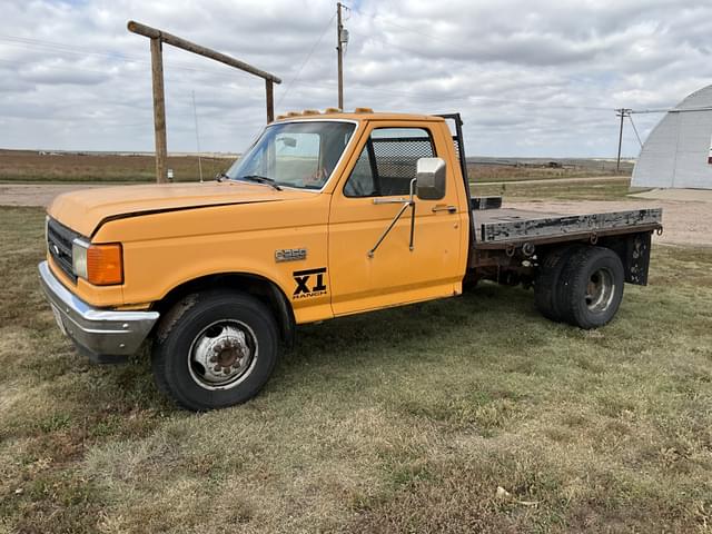 Image of Ford F-350 equipment image 4