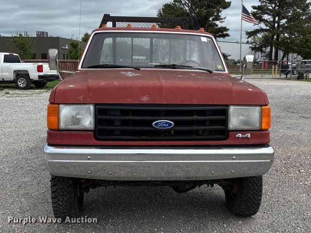 Image of Ford F-350 equipment image 1