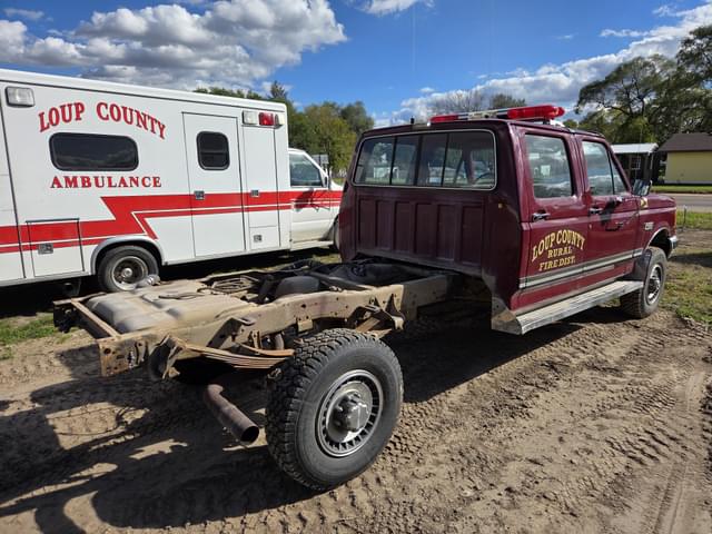 Image of Ford F-350 equipment image 3