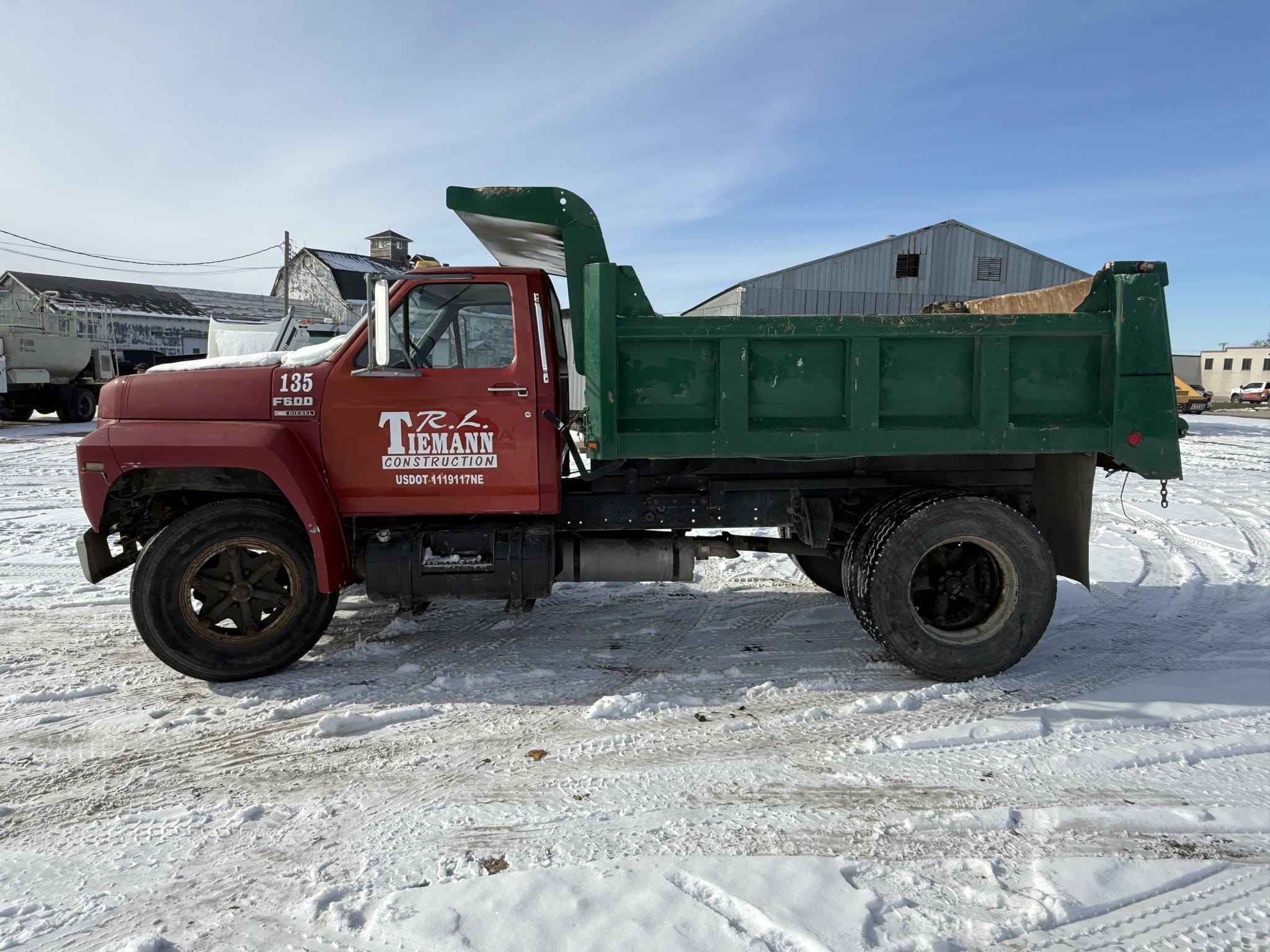 1988 Ford F-600 Equipment Image0