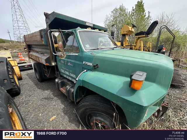 Image of Ford F700 equipment image 3