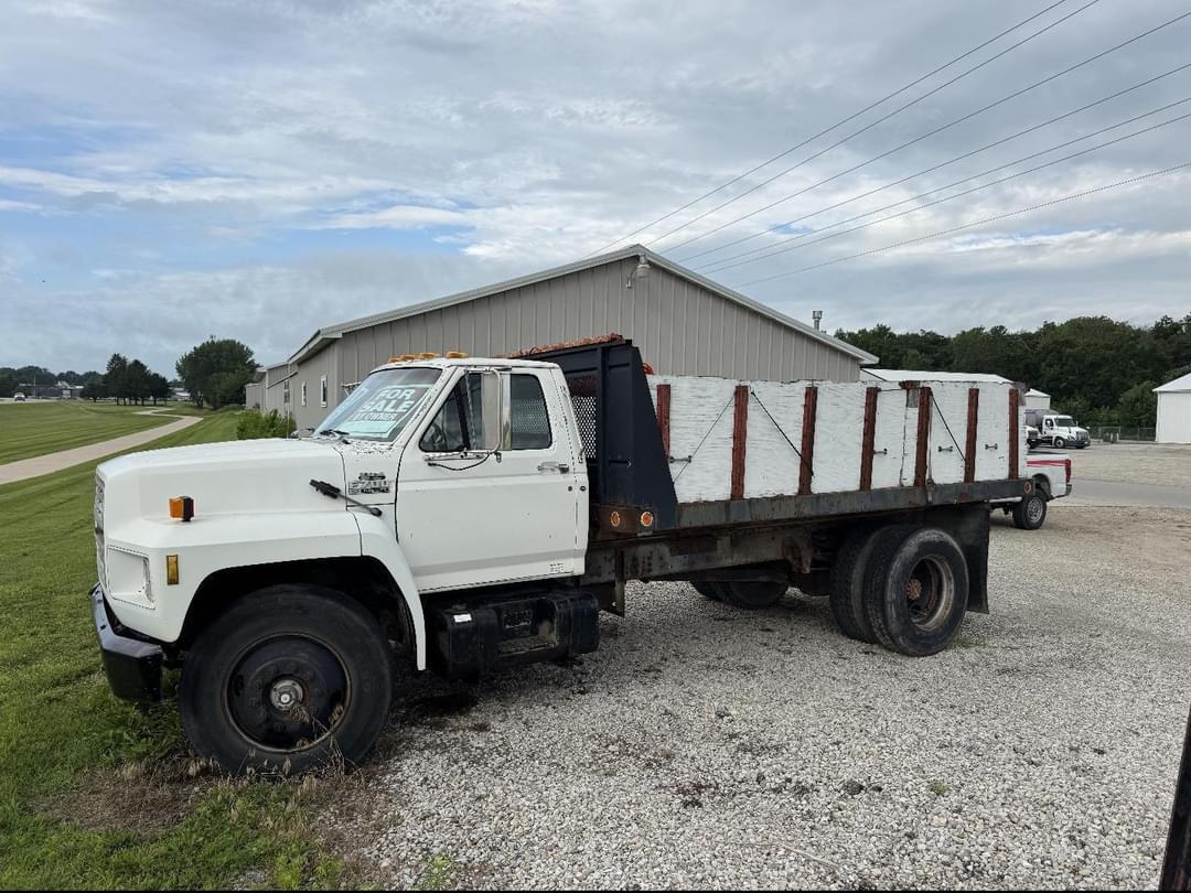 Image of Ford F700 Primary image