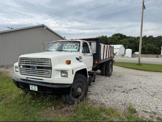 Image of Ford F700 equipment image 4