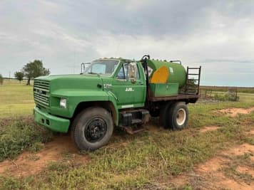 Main image Ford F700