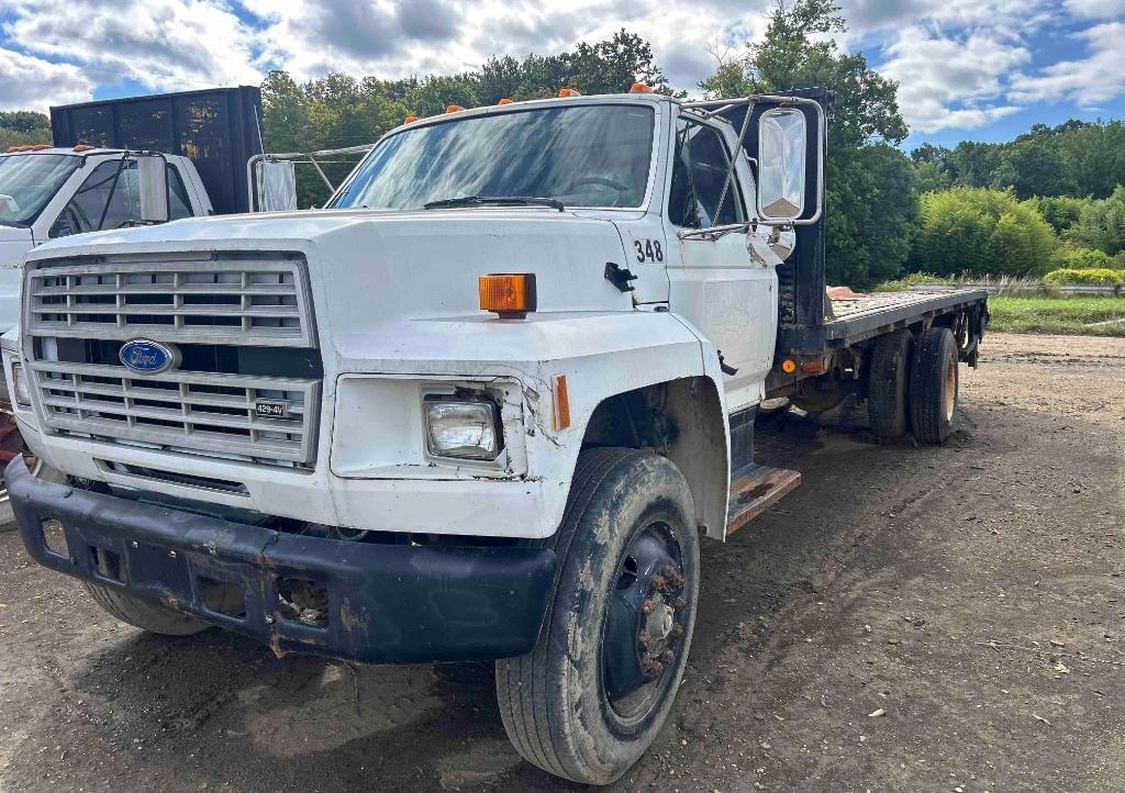 Image of Ford F-700 Primary image