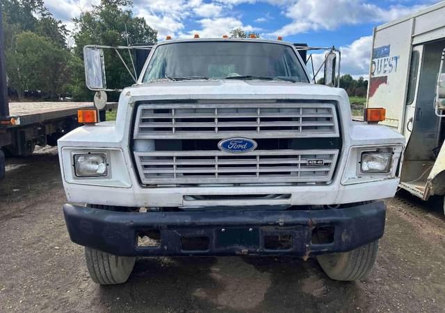 Image of Ford F-700 equipment image 1