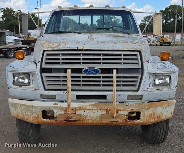 Image of Ford F-800 equipment image 1