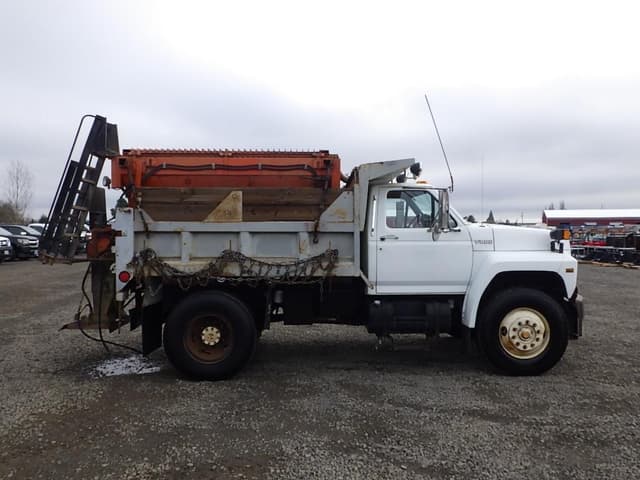 Image of Ford F-800 equipment image 2