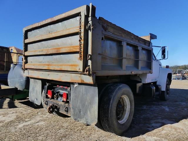 Image of Ford F-800 equipment image 2