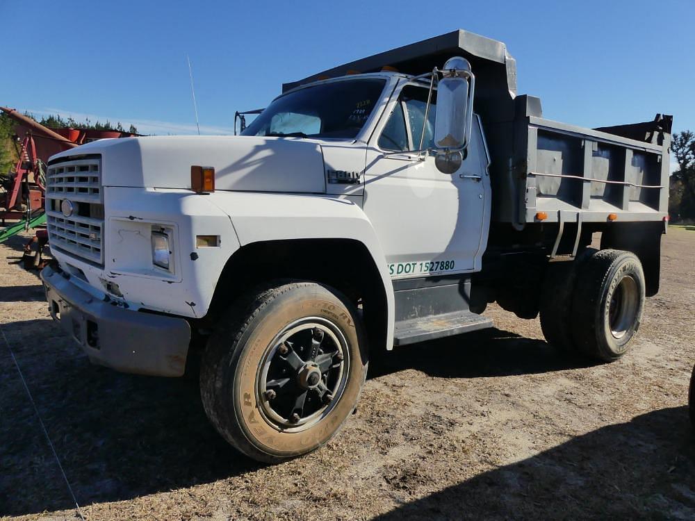 Image of Ford F-800 Primary image