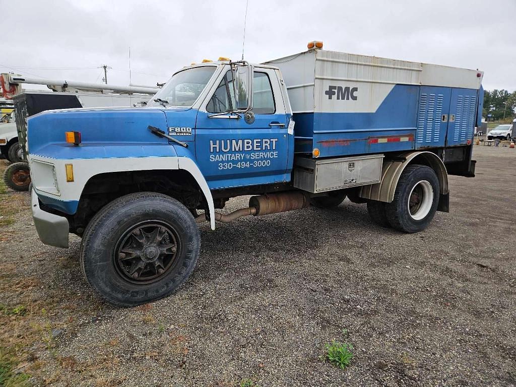 Image of Ford F-800 Primary image