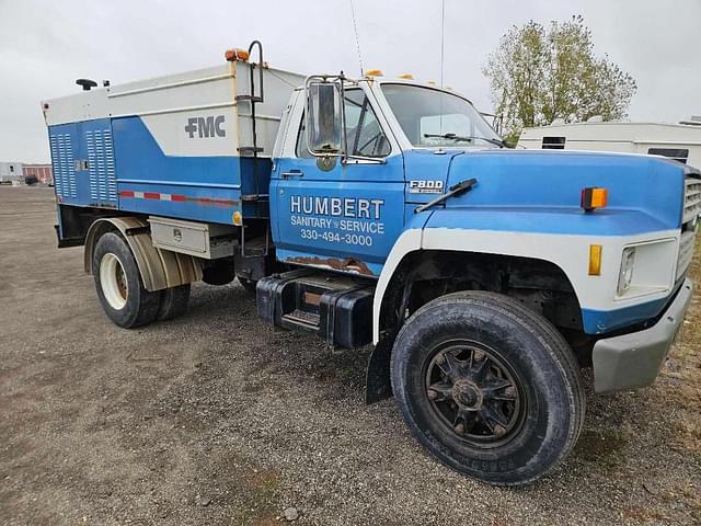 Image of Ford F-800 equipment image 2