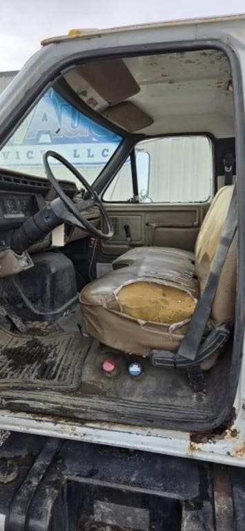 Image of Ford F-800 equipment image 2