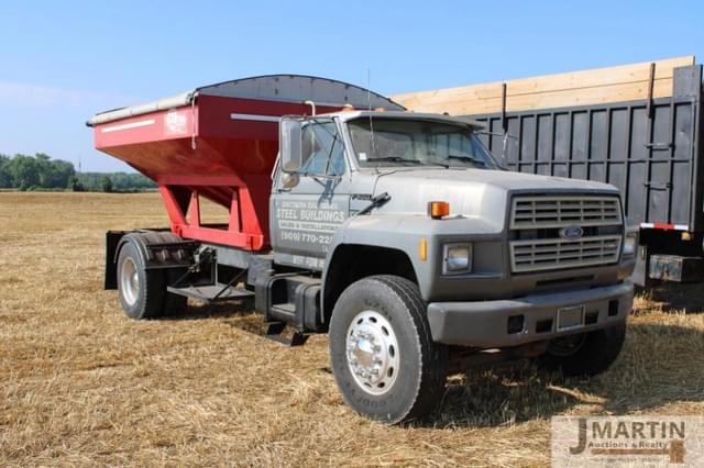 Image of Ford F-800 equipment image 1