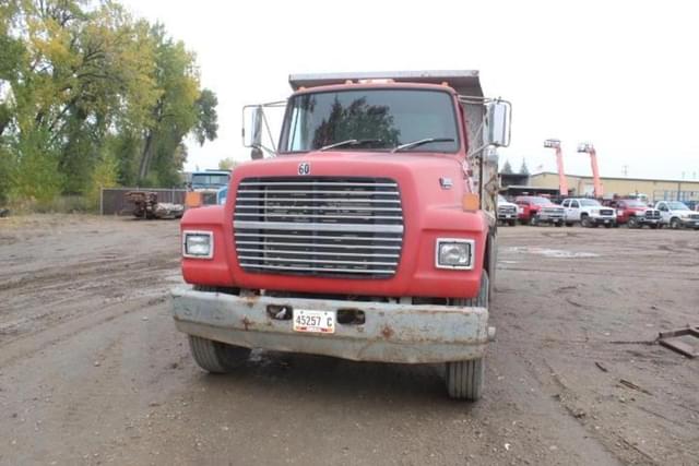 Image of Ford L8000 equipment image 1
