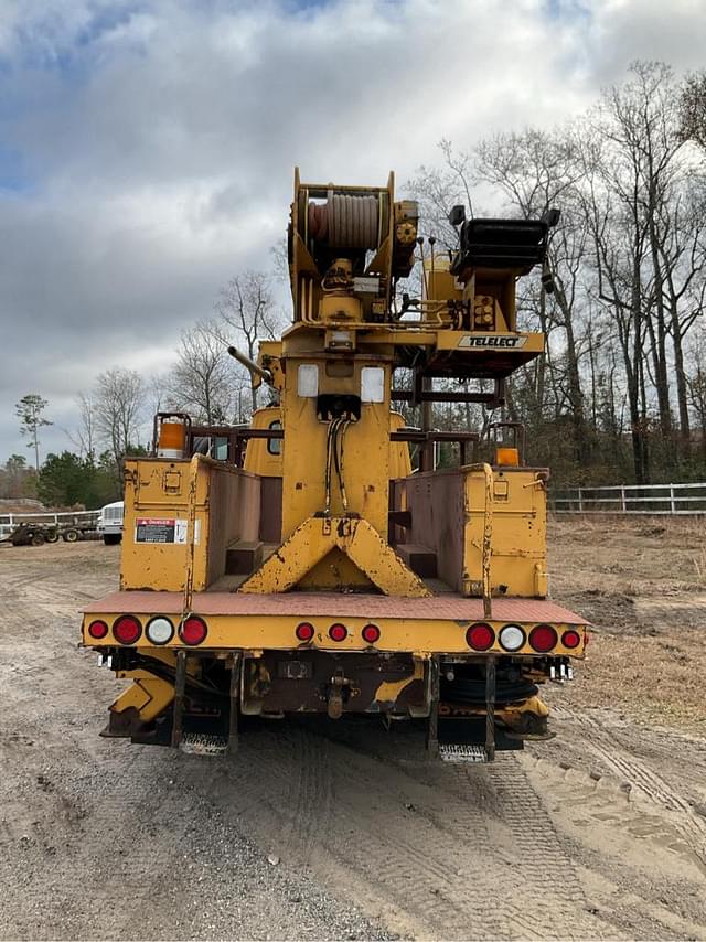 Image of Ford L8000 equipment image 3