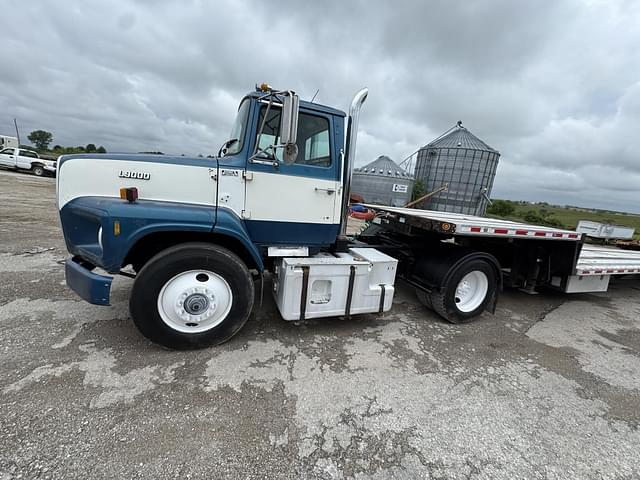 Image of Ford L9000 equipment image 1