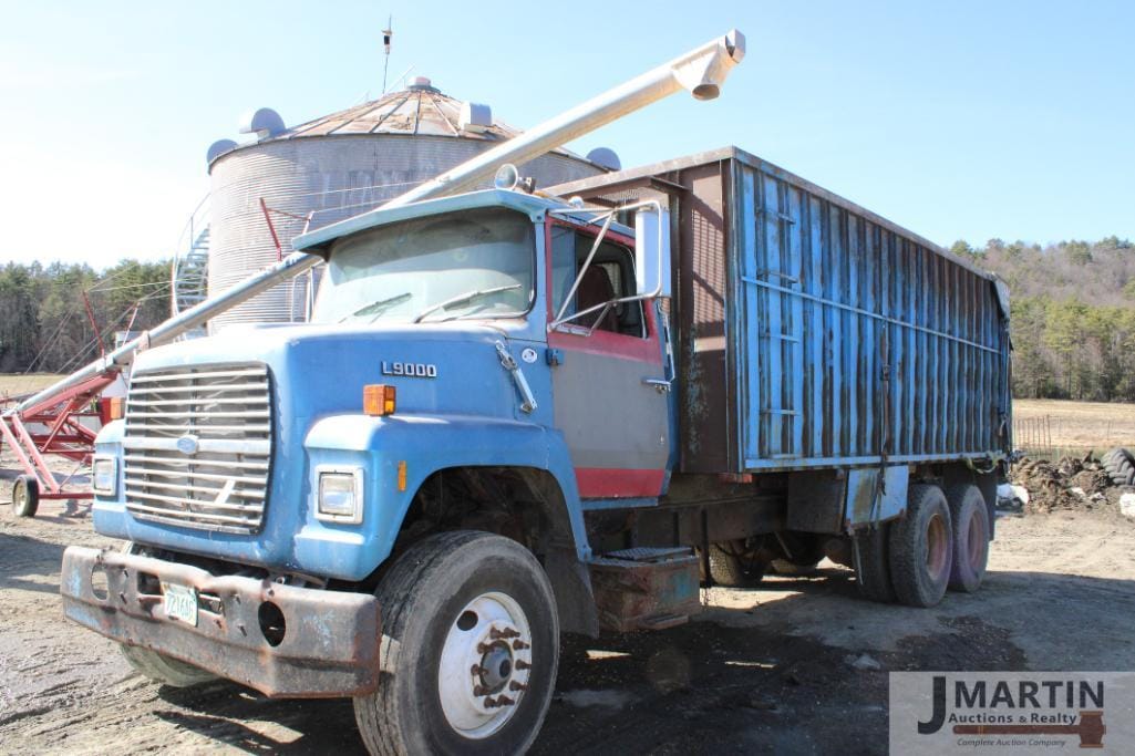 Main image Ford L9000