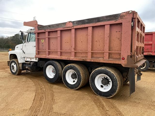 Image of Ford L9000 equipment image 1