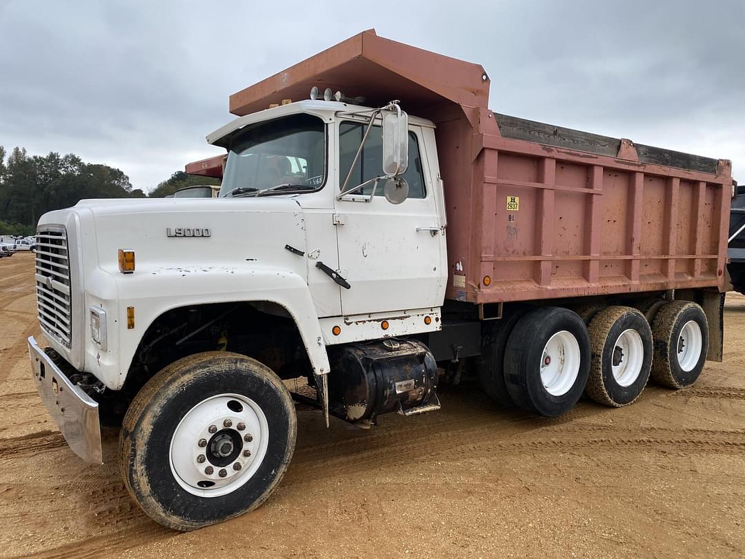 Image of Ford L9000 Primary image