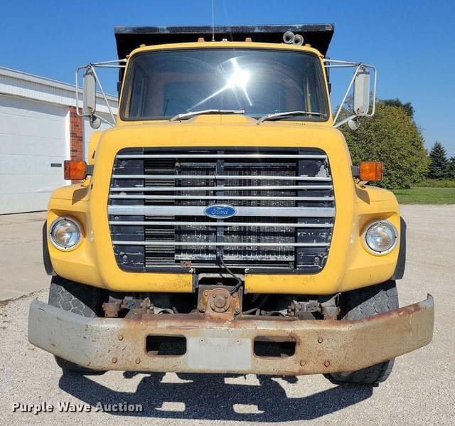 Image of Ford L9000 equipment image 1
