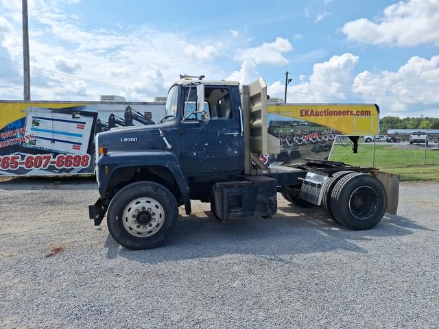 Image of Ford L9000 equipment image 1