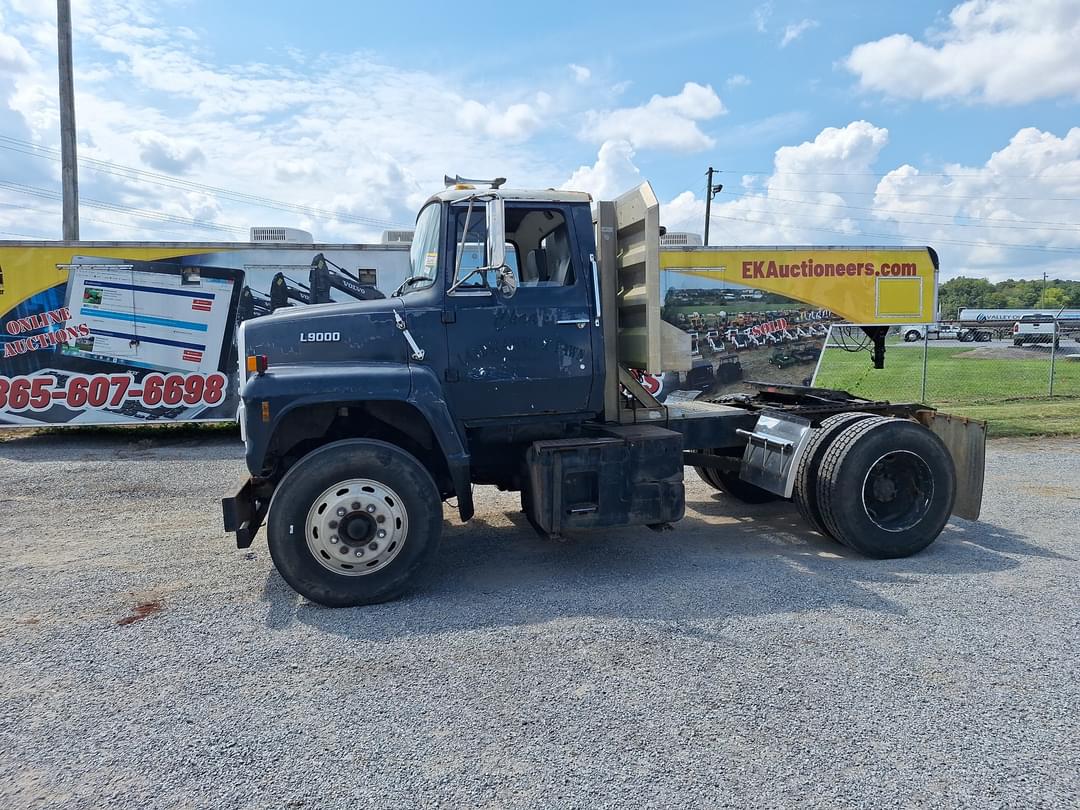 Image of Ford L9000 Primary image