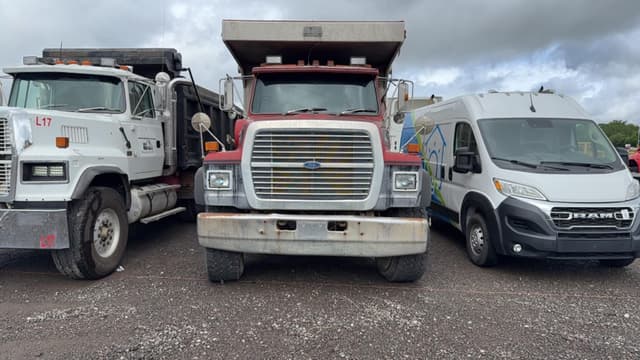 Image of Ford L9000 equipment image 1