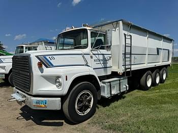 1988 Ford L9000 Equipment Image0