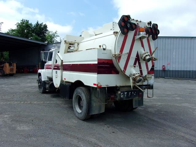 Image of Ford LN800 equipment image 1