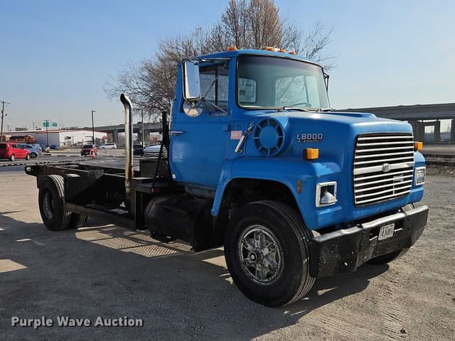 Image of Ford LN8000 equipment image 2
