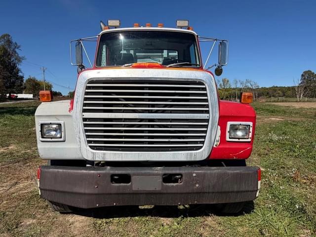 Image of Ford LT9000 equipment image 1