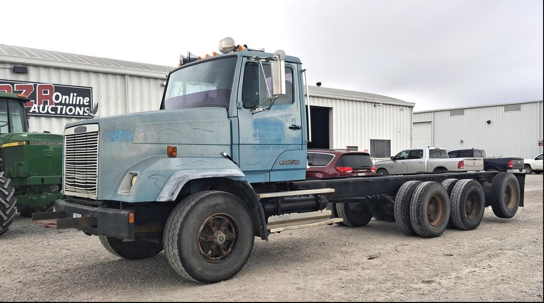 Image of Freightliner FLC112 Primary image