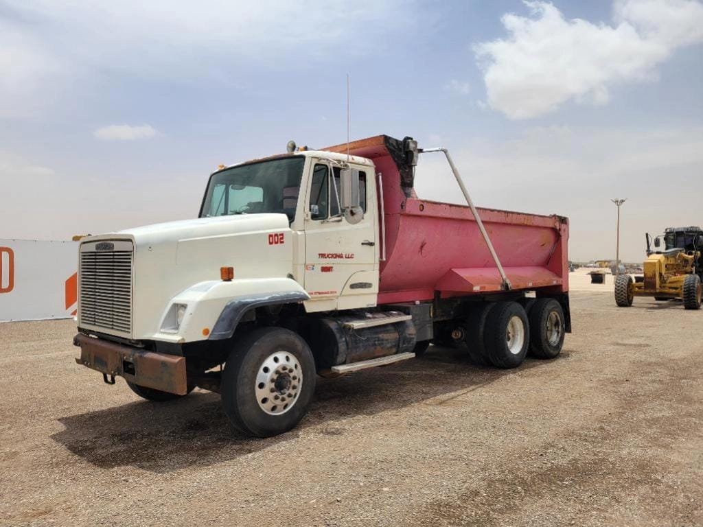 1988 Freightliner FLC112 Equipment Image0
