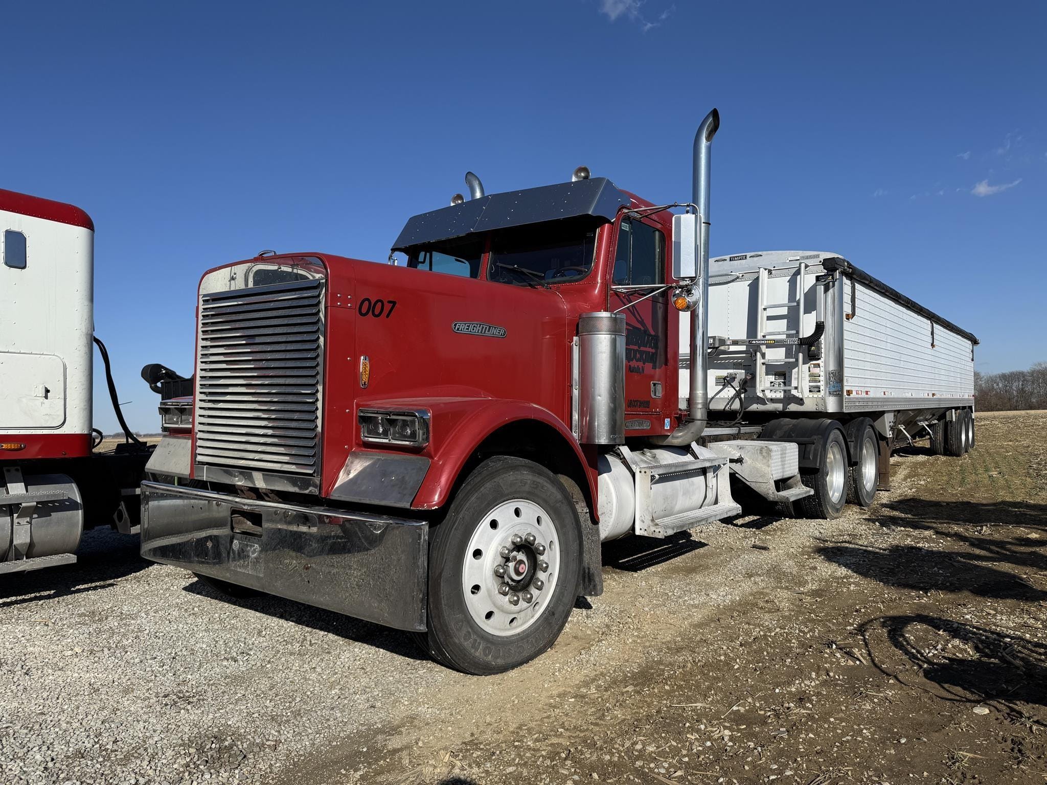 1988 Freightliner FLC120 Equipment Image0