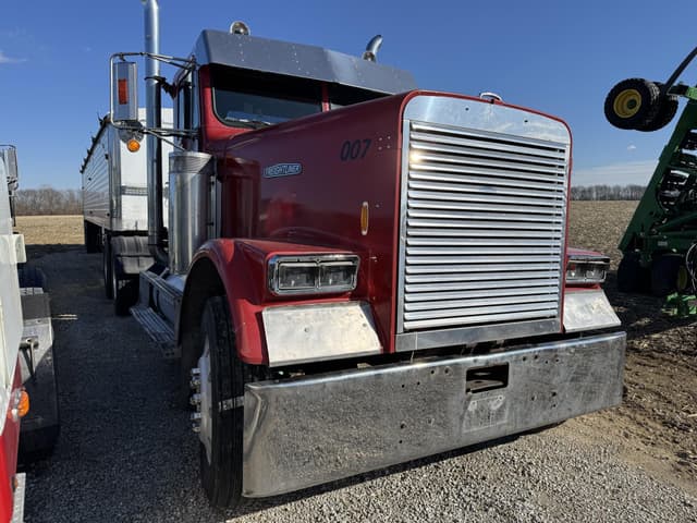 Image of Freightliner FLC120 equipment image 1