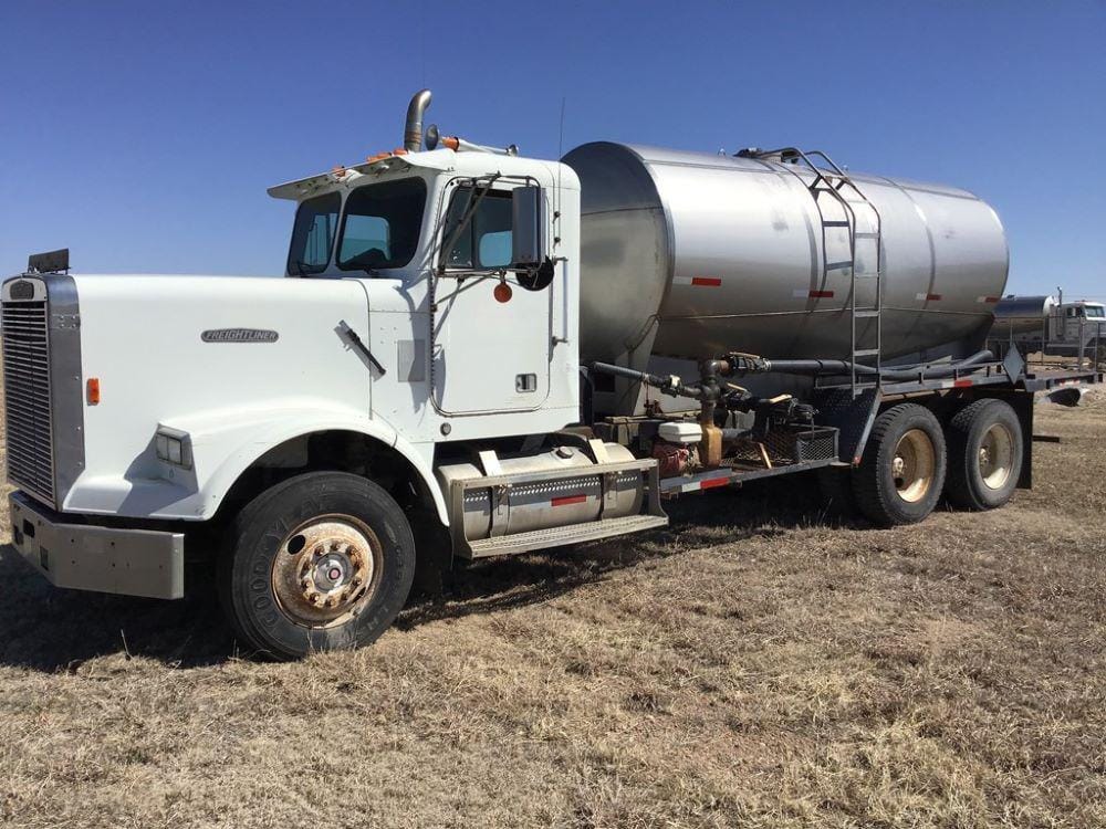 Main image Freightliner FLD12064ST