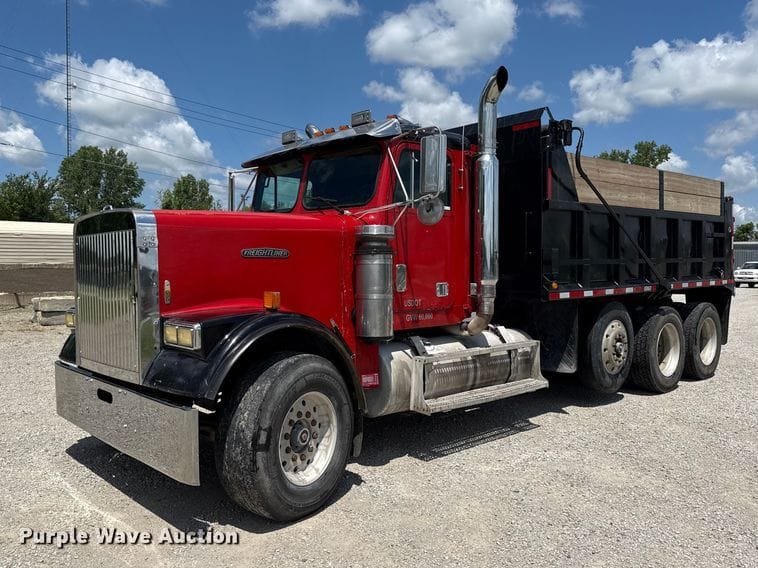 1988 Freightliner FLD120 Equipment Image0