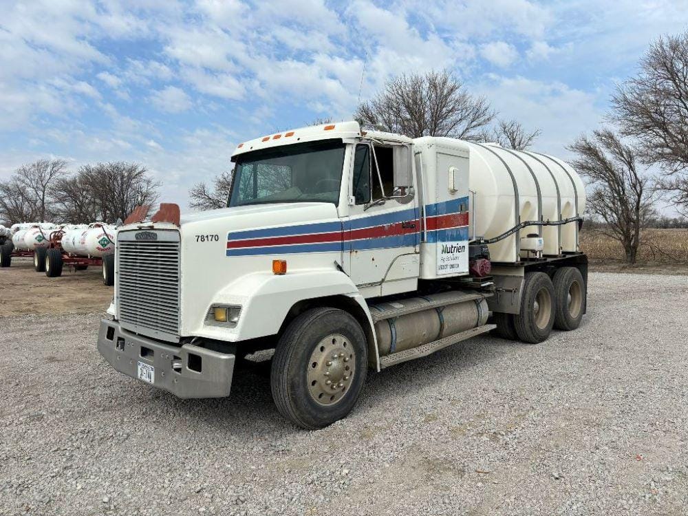 Main image Freightliner FLC112