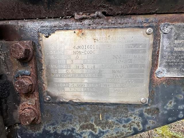 Image of Fruehauf Asphalt/Hot Oil Tanker equipment image 3