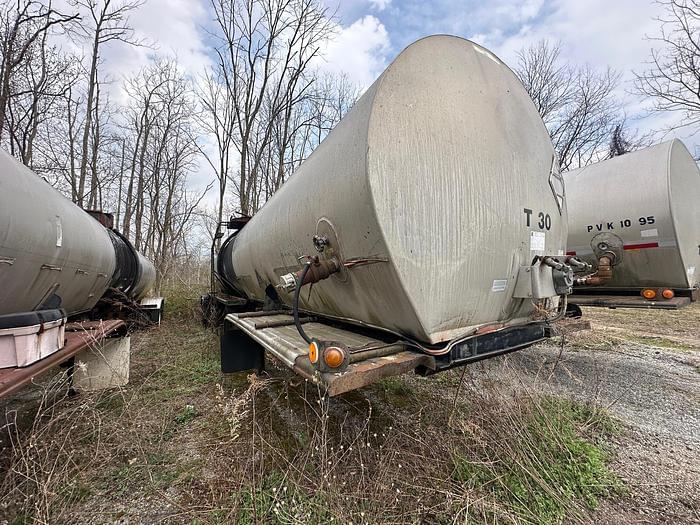Image of Fruehauf Asphalt/Hot Oil Tanker Primary image