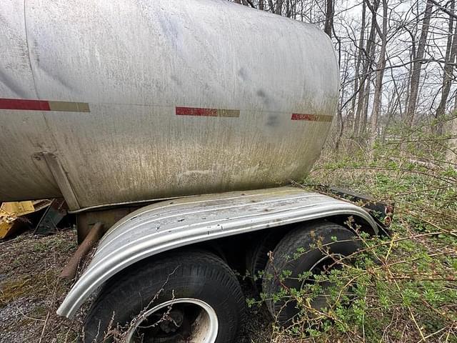 Image of Freuhauf Asphalt/Hot Oil Tanker equipment image 3
