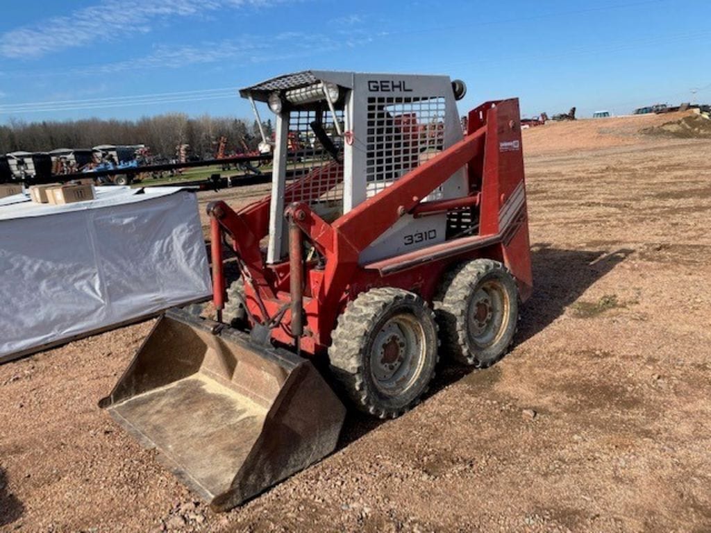 Main image Gehl 3310