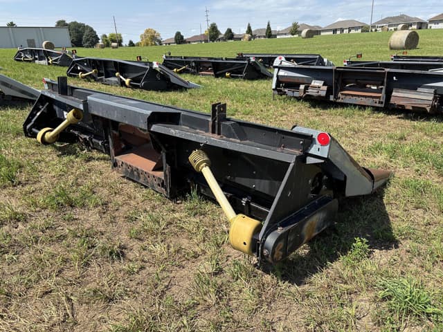 Image of Gleaner Hugger 630 equipment image 4