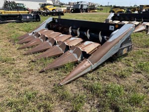 1988 Gleaner Hugger 630 Image