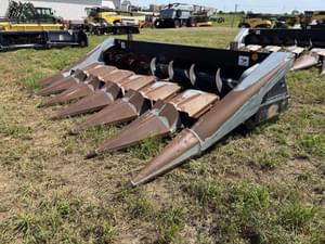 1988 Gleaner Hugger 630 Image