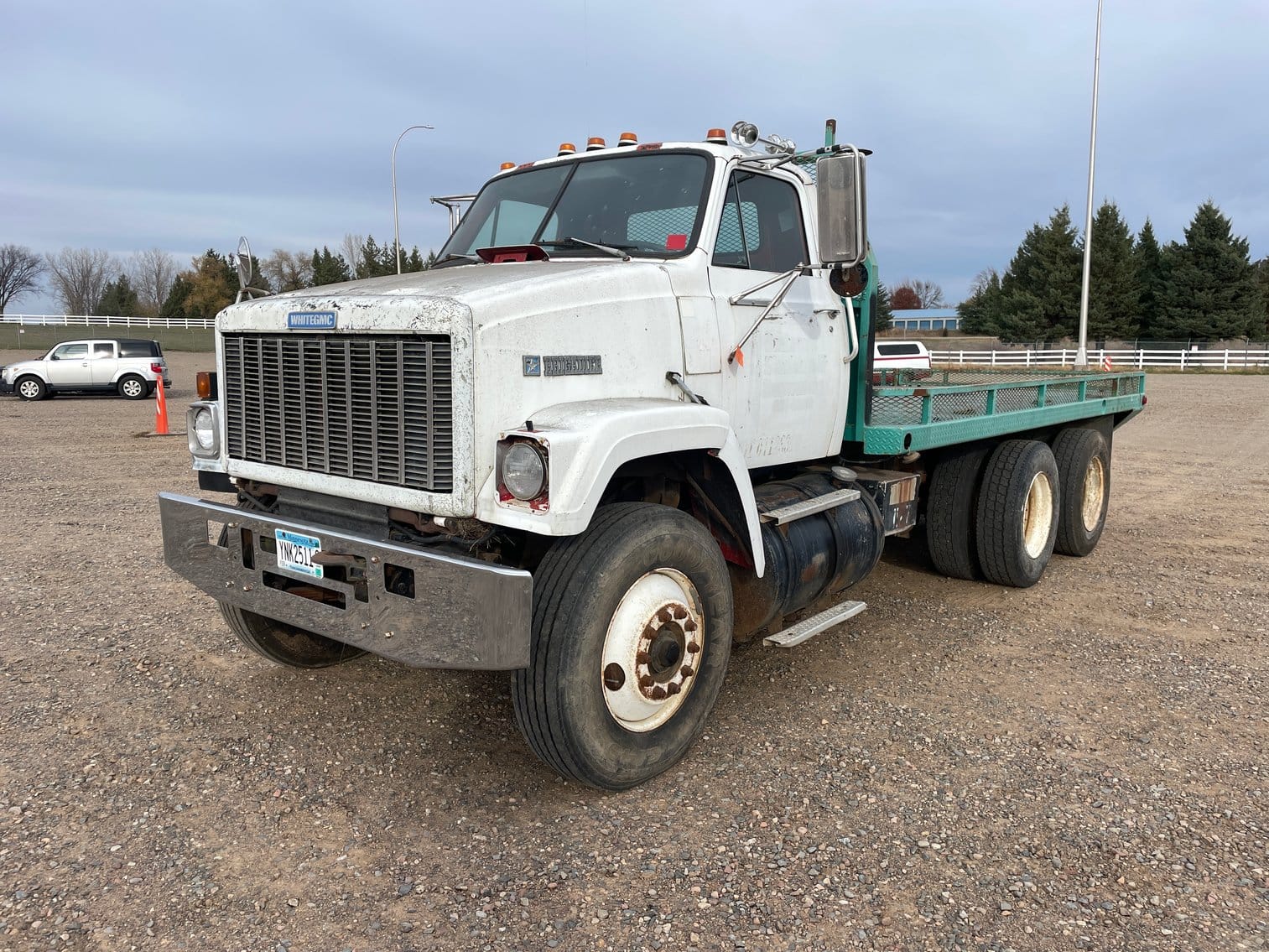 1988 GMC Brigadier Equipment Image0